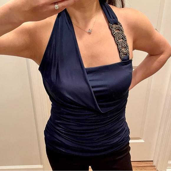 Asymmetrical halter top - Picture 2 of 5